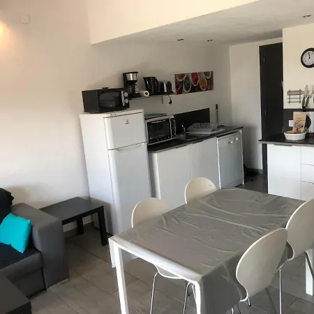 Chez Muriel بورتو فيكشْيو